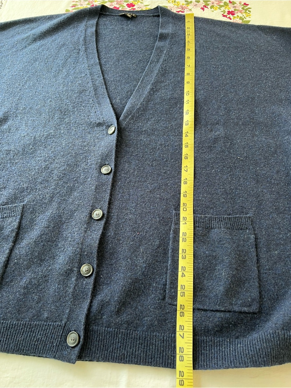 Theory 100% Cashmere Navy V-Neck Button Cardigan Oversized LG Preppy Soft - Picture 7 of 8